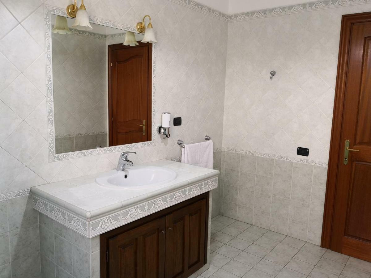 B&B Villa Martina Sardara Esterno foto
